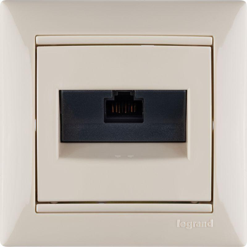 Механизм розетки информ. 1-м СП Valena RJ45 CAT.5E UTP на винтах сл. кость Leg 774138